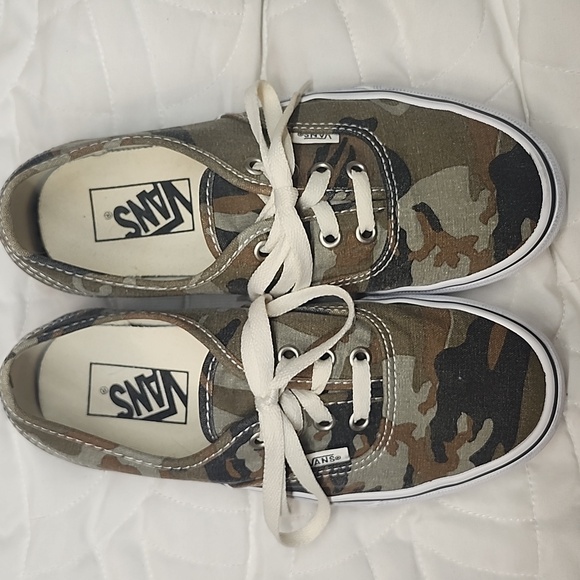 Vans Green and Brown Camouflage Sneakers Mens 5 Womans 6.5 - Picture 1 of 8